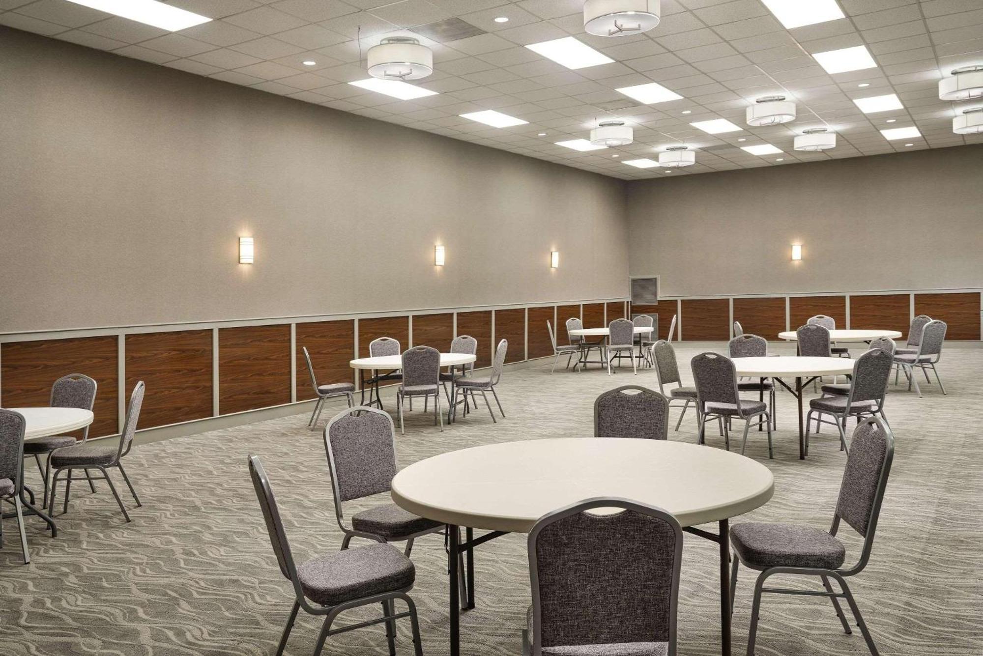 Radisson Hotel West Memphis Zewnętrze zdjęcie